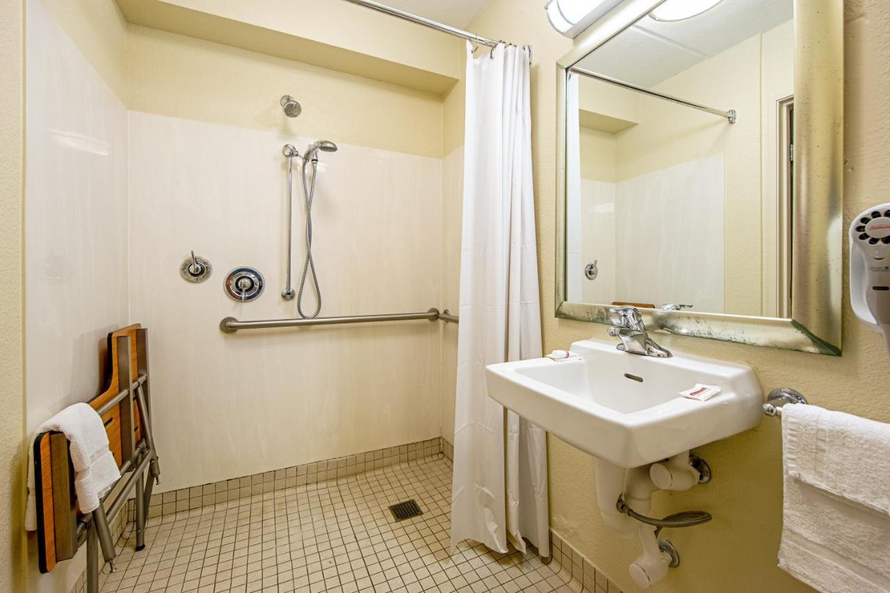 Red Roof Inn Asheville - Biltmore West Dış mekan fotoğraf